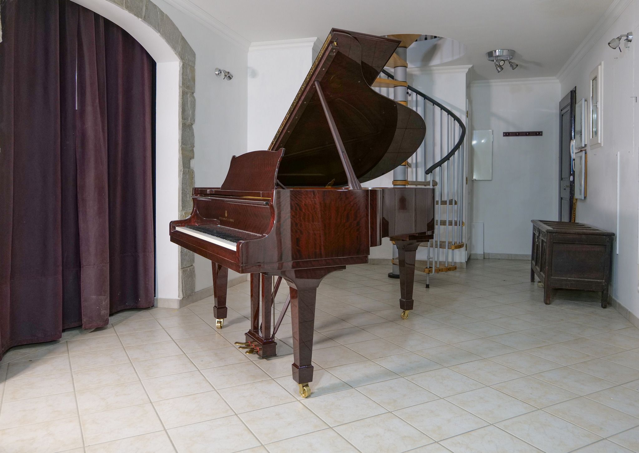 Steinway Model O-180 in polished mahogany